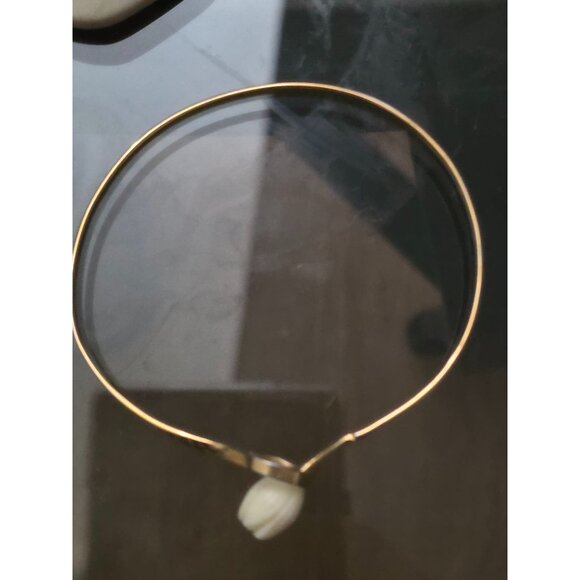 Vintage Avon Carved Ivory-Like Floral Bead Bracelet - Picture 5 of 6